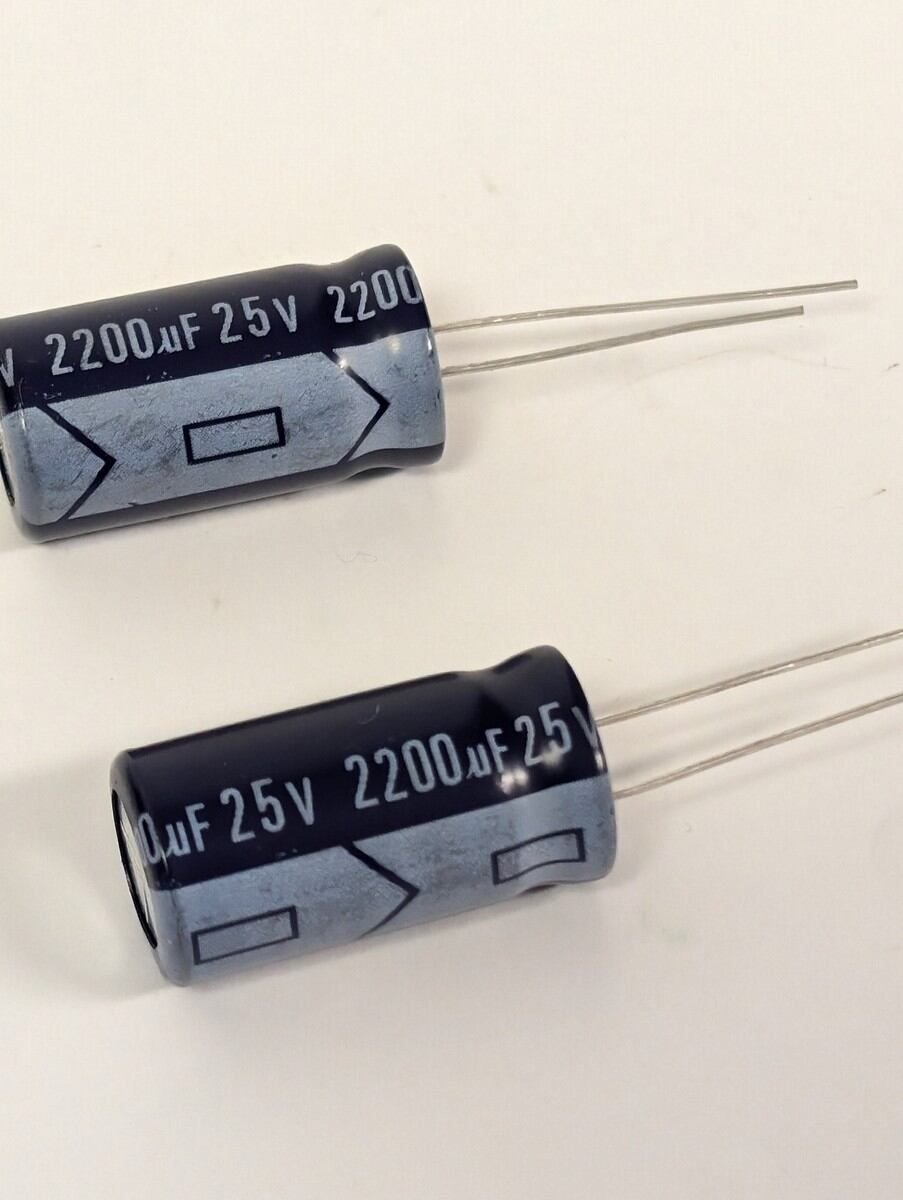 2pcs 2200uF 25V Capacitor Radial Electrolytic capacitor Polarized Aluminium body for Amplifier & Circuits green electronics