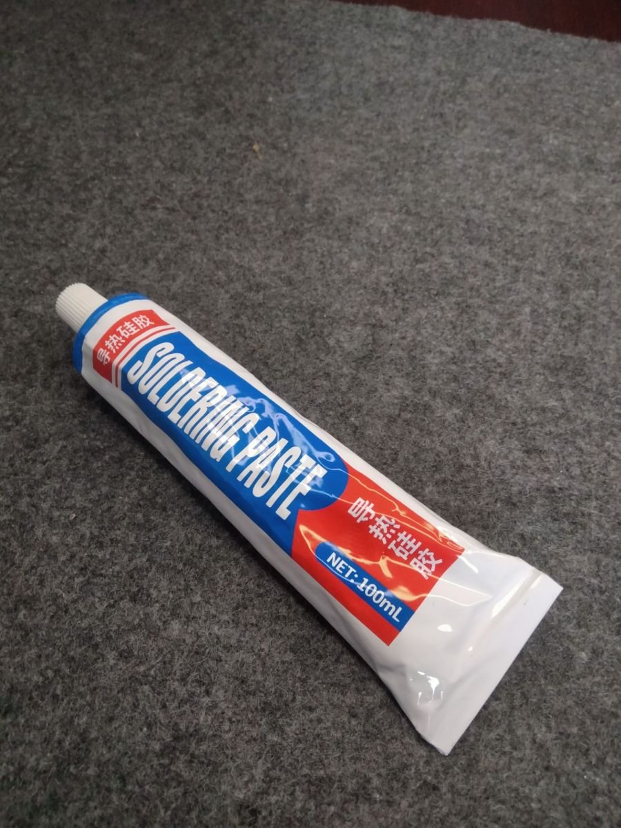 Heatsink Glue Thermal Conductive Glue Used in Lamps Electronic Appliances

Silicon Glue